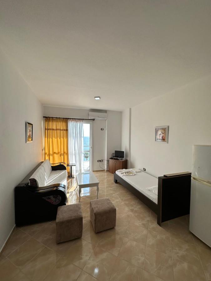 Blue Bay Apartments ซารานเดอ ภายนอก รูปภาพ