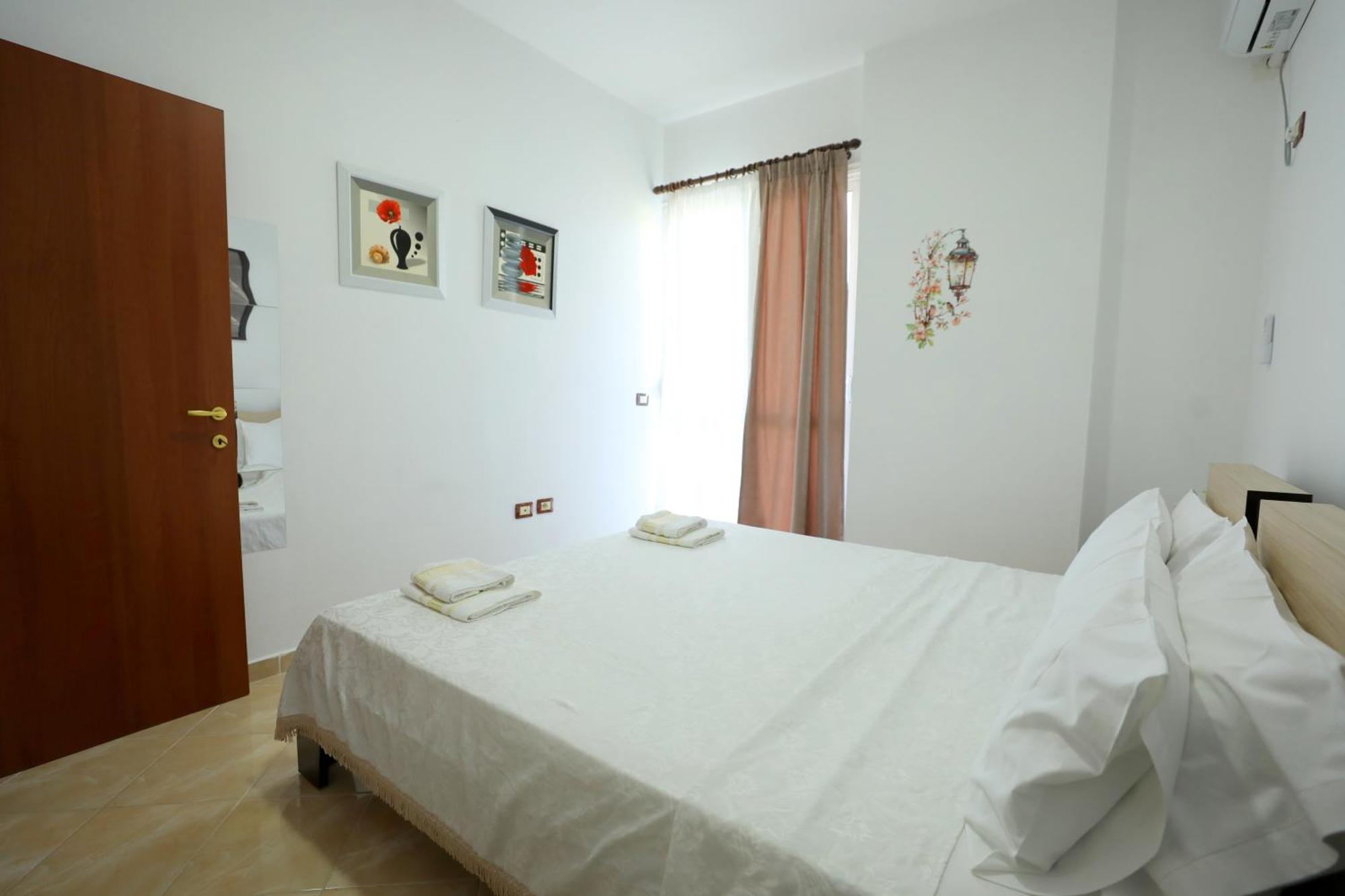 Blue Bay Apartments ซารานเดอ ภายนอก รูปภาพ