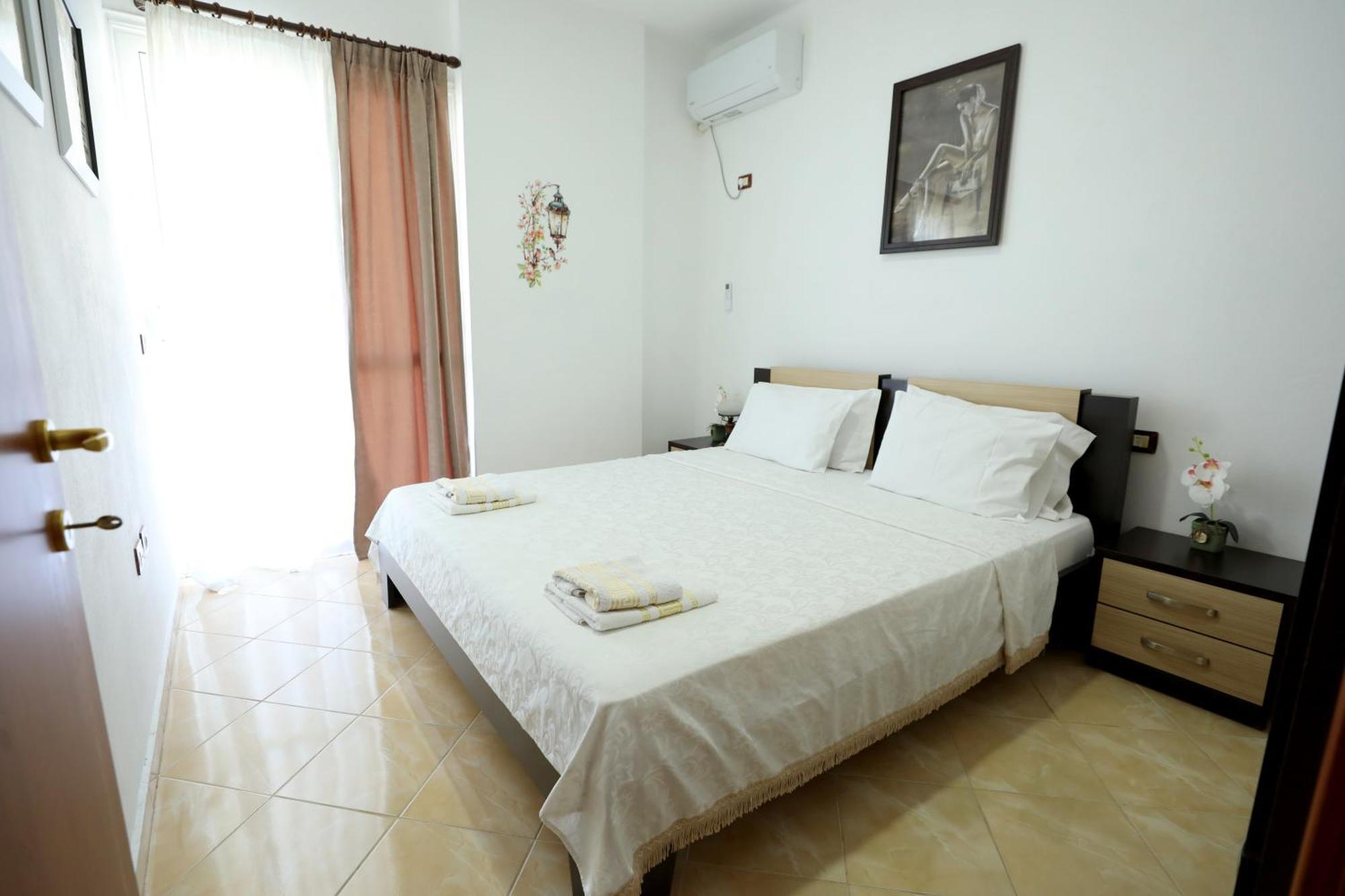 Blue Bay Apartments ซารานเดอ ภายนอก รูปภาพ