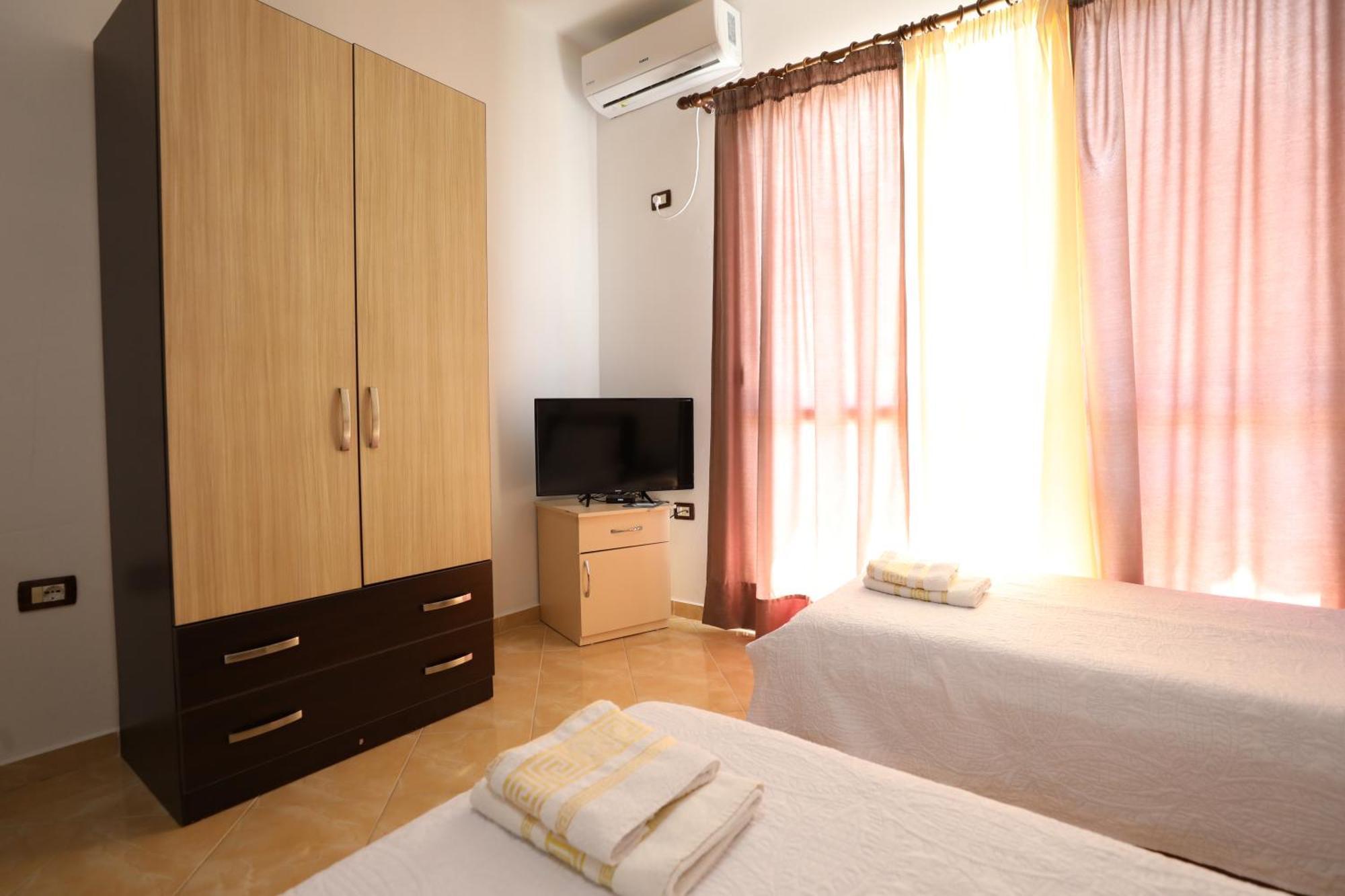 Blue Bay Apartments ซารานเดอ ภายนอก รูปภาพ