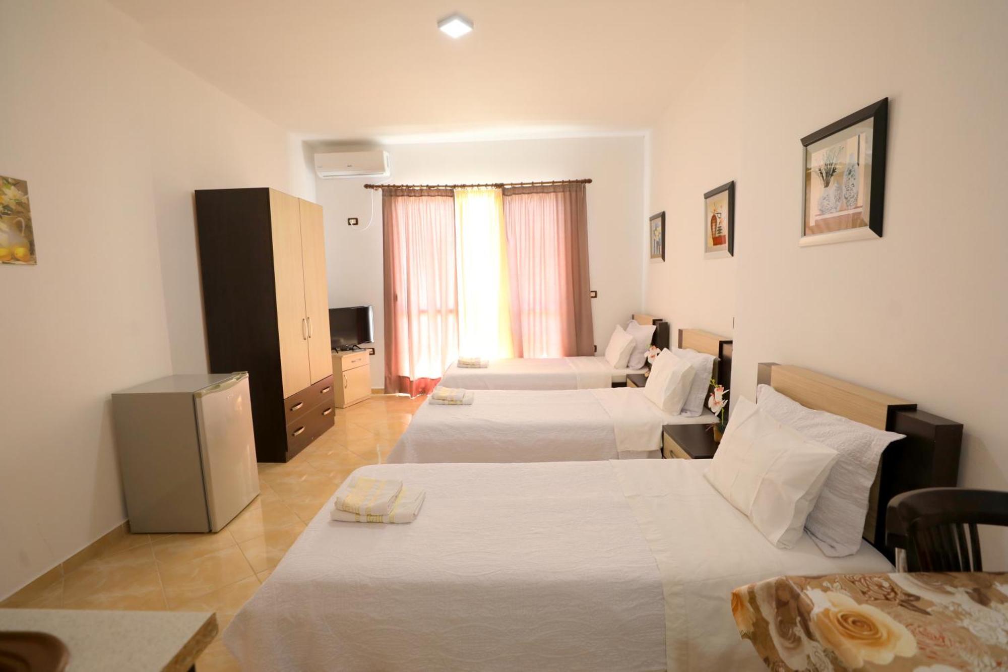 Blue Bay Apartments ซารานเดอ ภายนอก รูปภาพ